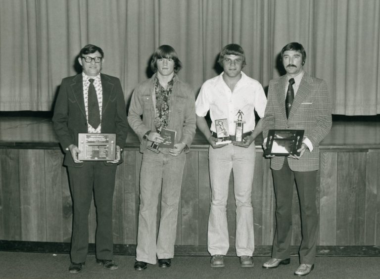 Dale News Nov. 19, 1976: Athletes Honored At Banquet