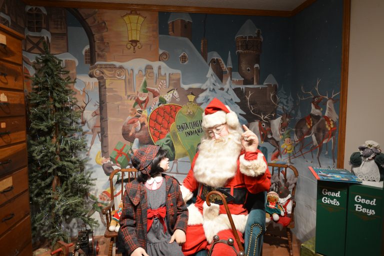 Photo Gallery: Santa Claus and his new office at the museum!