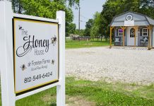 Photo Gallery: Buzzing Business