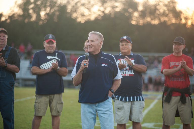 Patriots pay tribute to Clayton, tackle Vikings