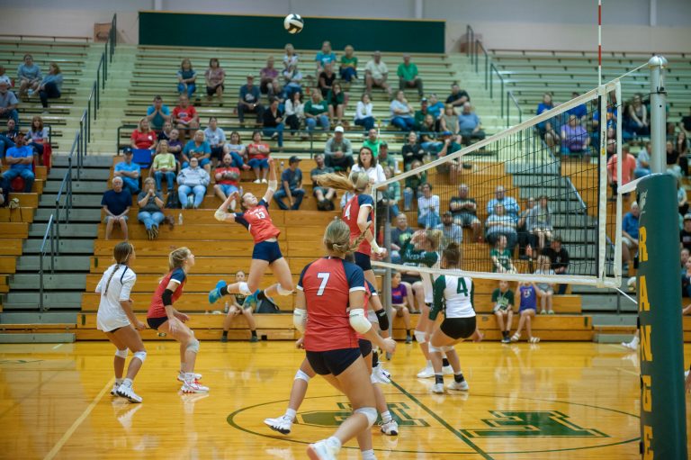 Lady Pats spike Rangers for seventh straight win
