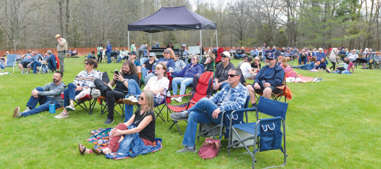 Abraham Lincoln’s neighborhood brings out the crowds for “pre-clipse” fun 